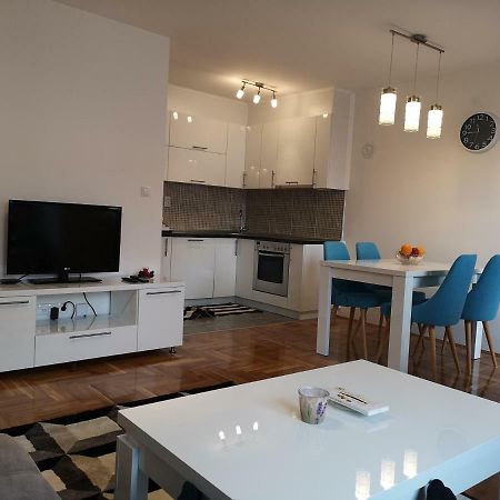 Apartman Gaga Lukavica Luaran gambar