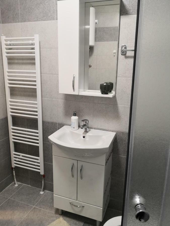 Apartman Gaga Lukavica Luaran gambar